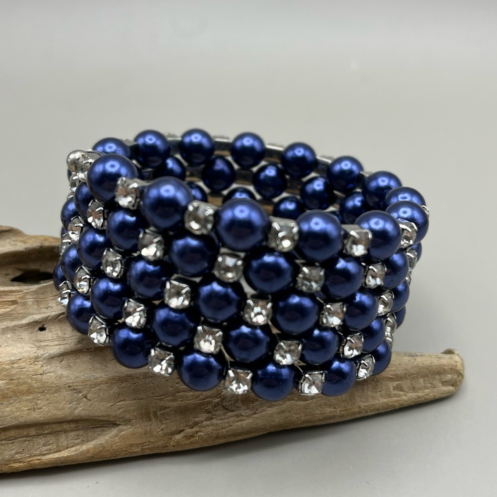 Elegant Blue and Silver Beaded Bracelet